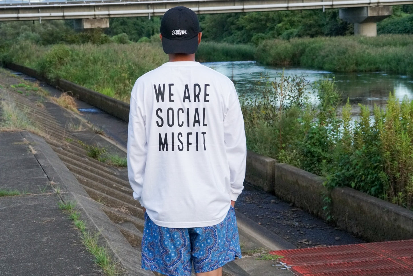 (LS)REVTR "WE ARE SOCIAL MISFIT" 017