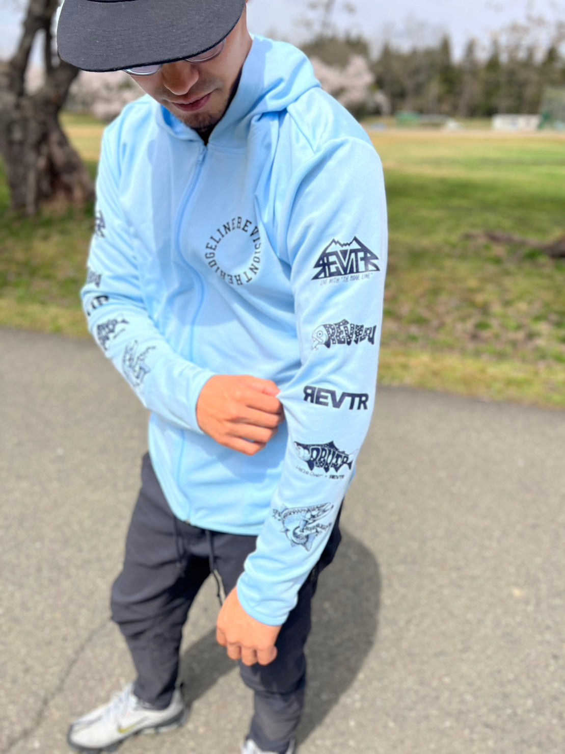 (DZP)REVTR COMPLETE LOGO 012